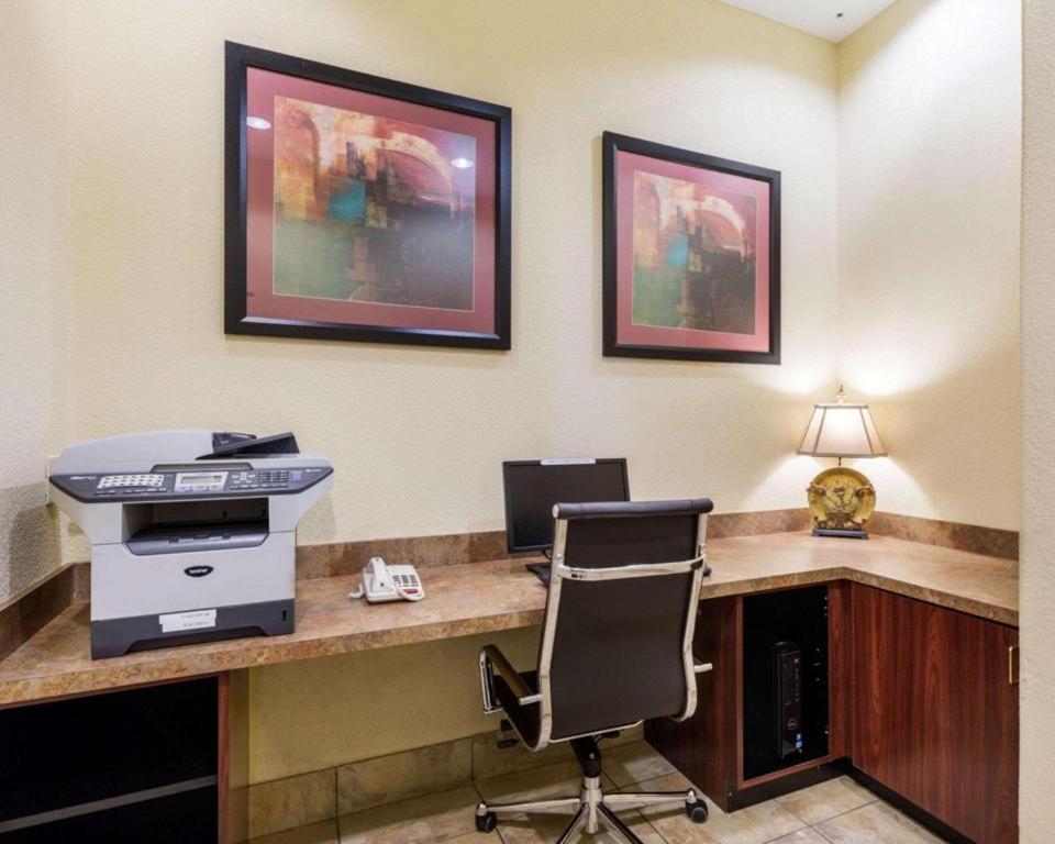 Comfort Suites Near Nasa - Clear Lake Webster Εξωτερικό φωτογραφία